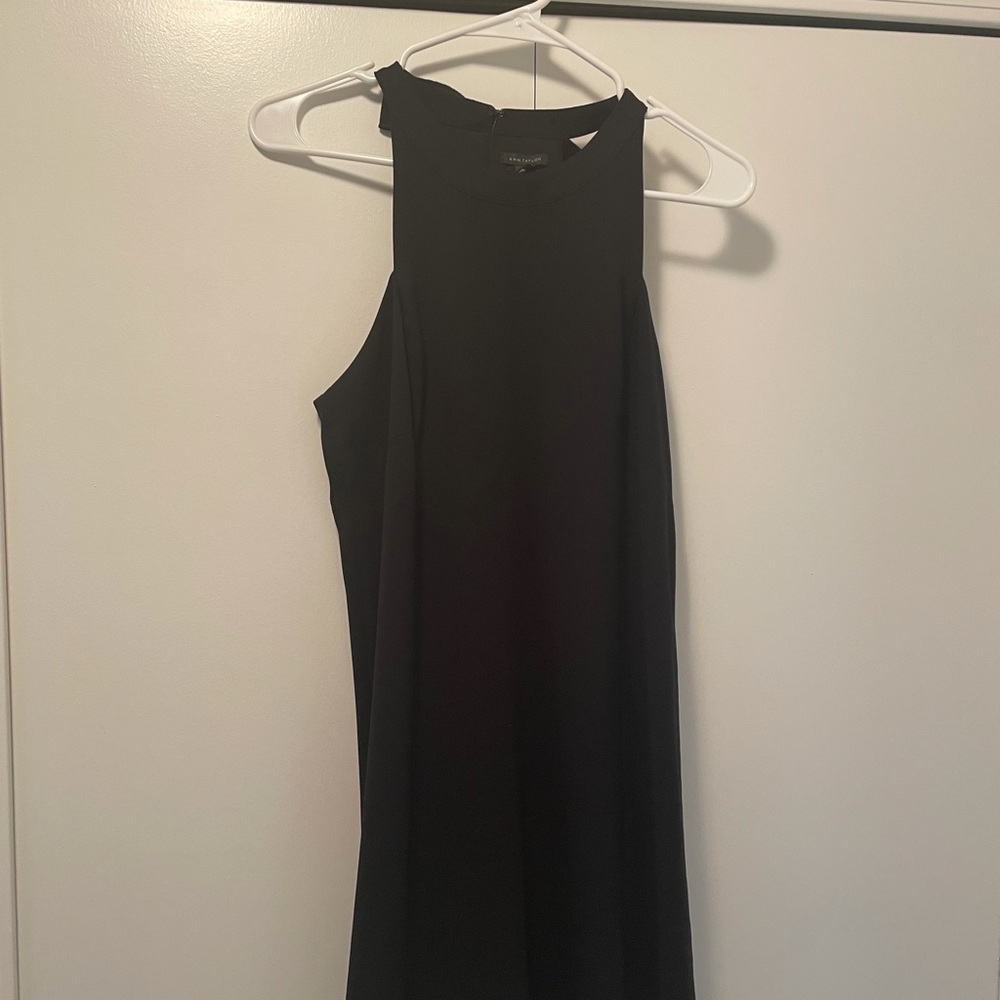 Ann Taylor black halter bow shiftdress size 4